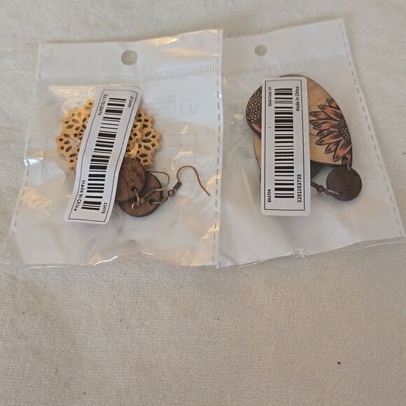 Wooden earrings 2 pair - Picture 10 of 10